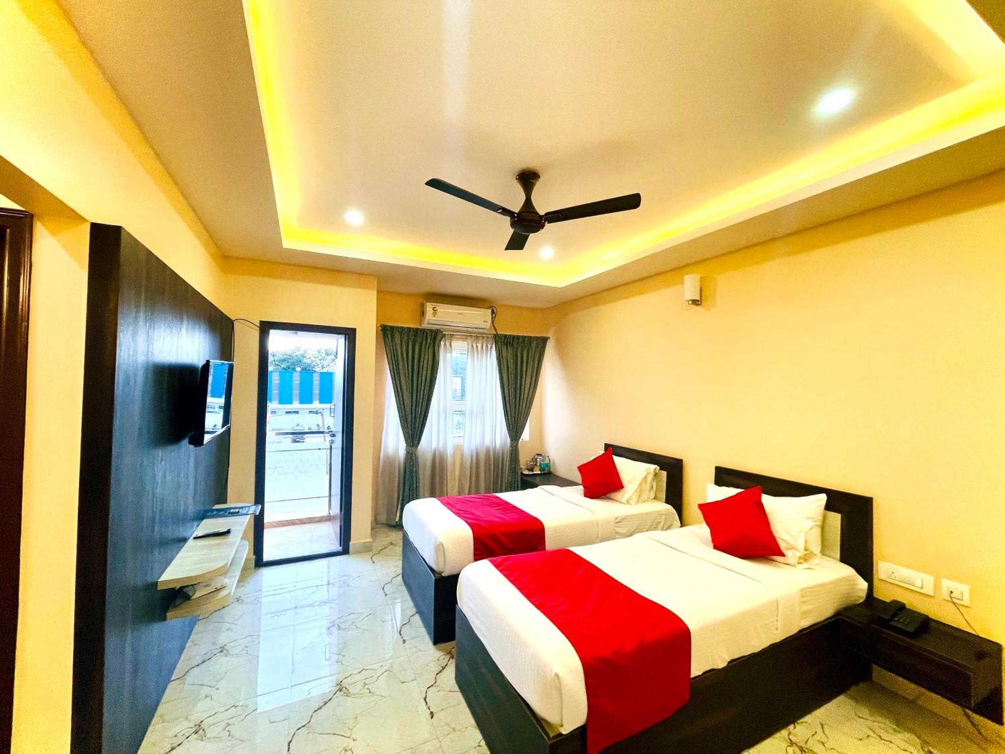 Aura By Agira Hotels Yelahanka Extérieur photo