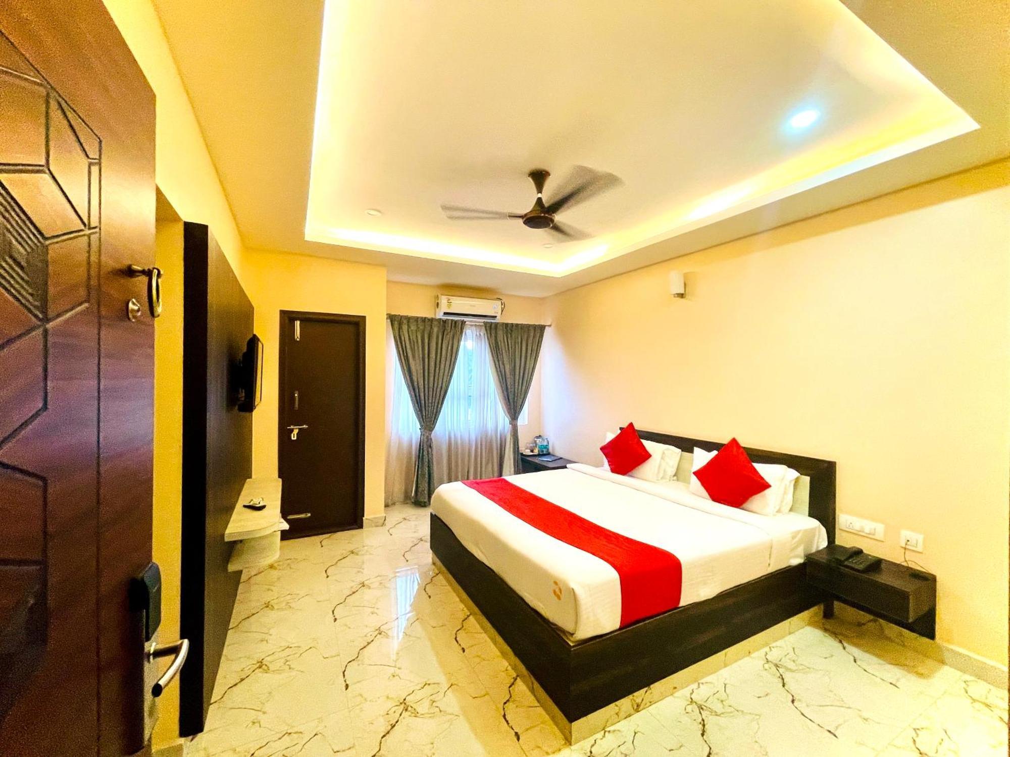 Aura By Agira Hotels Yelahanka Extérieur photo