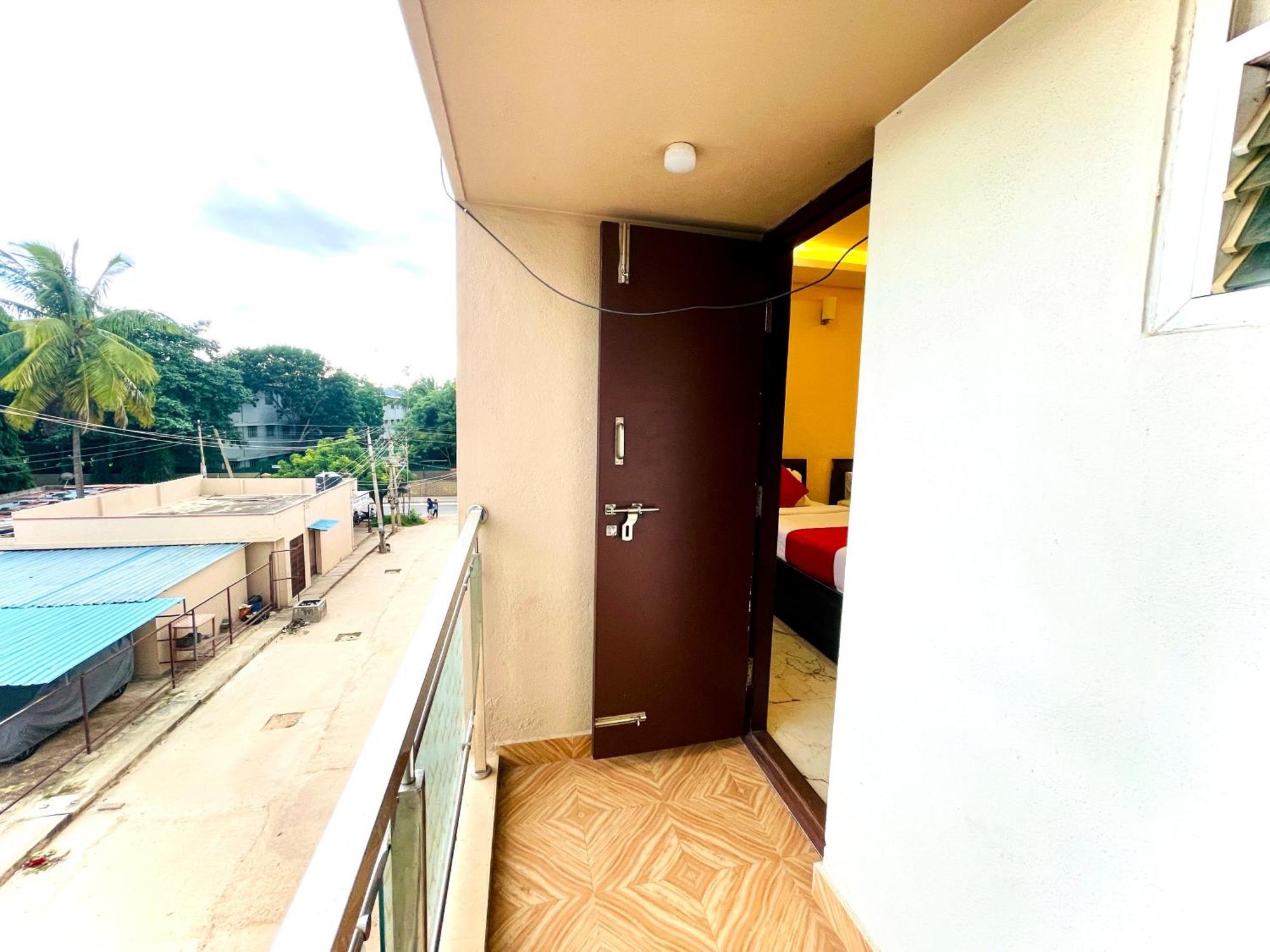Aura By Agira Hotels Yelahanka Extérieur photo